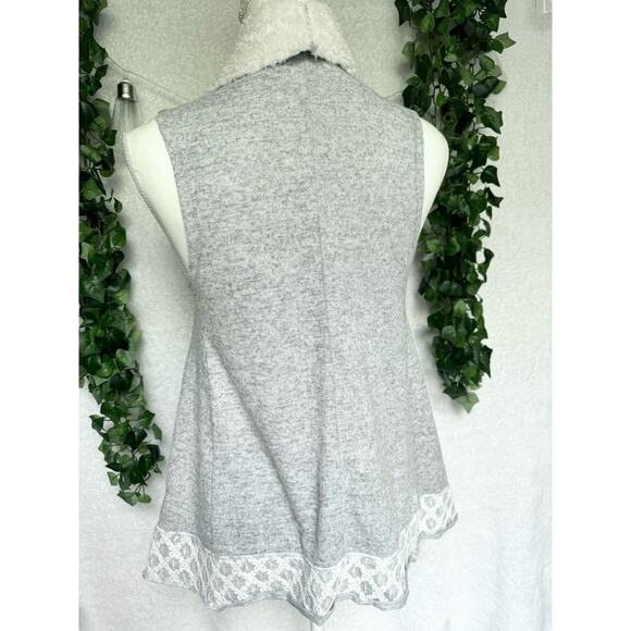 Altard State Sleeveless Fur Vest Gray White Small - Picture 7 of 9